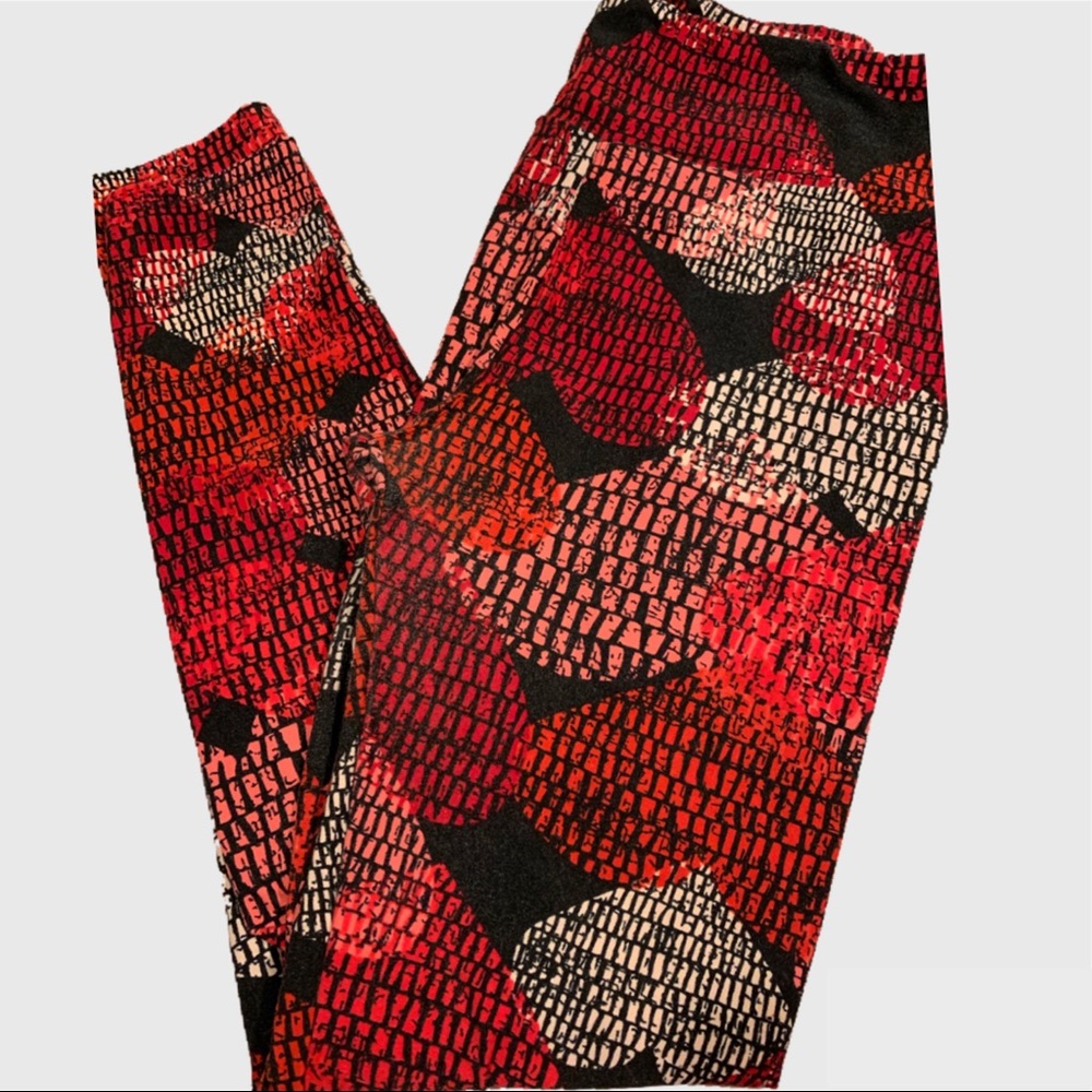 ❤️Hearts Lularoe Leggings OS EUC💜